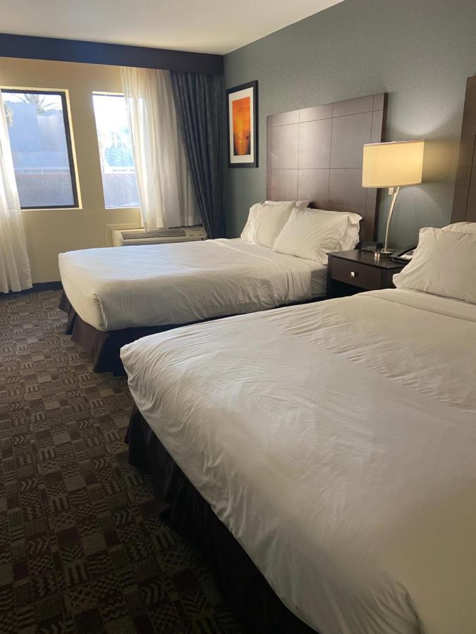 Holiday Inn Express Hotel & Suites Solana Beach-Del Mar By Ihg Екстериор снимка