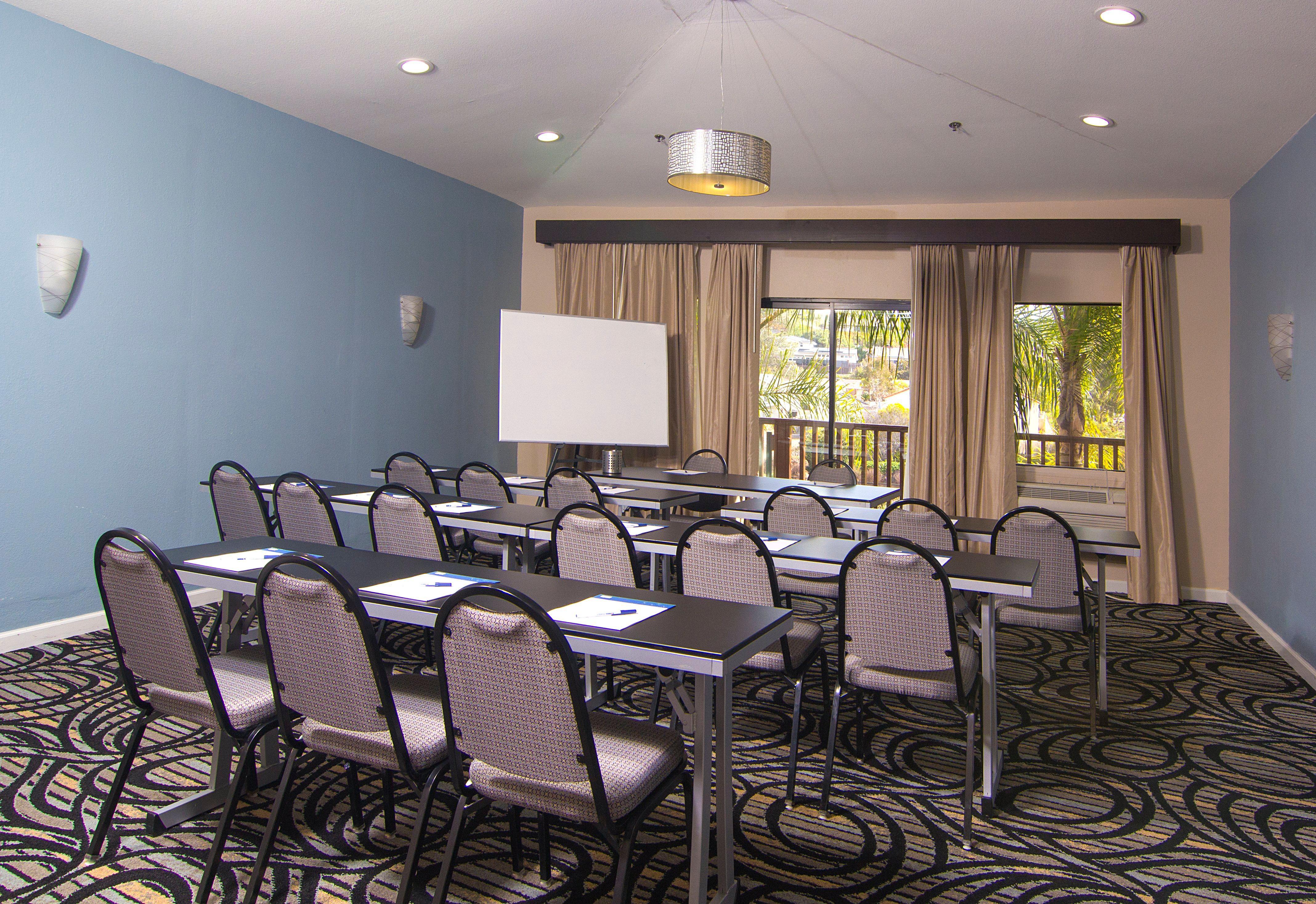 Holiday Inn Express Hotel & Suites Solana Beach-Del Mar By Ihg Екстериор снимка